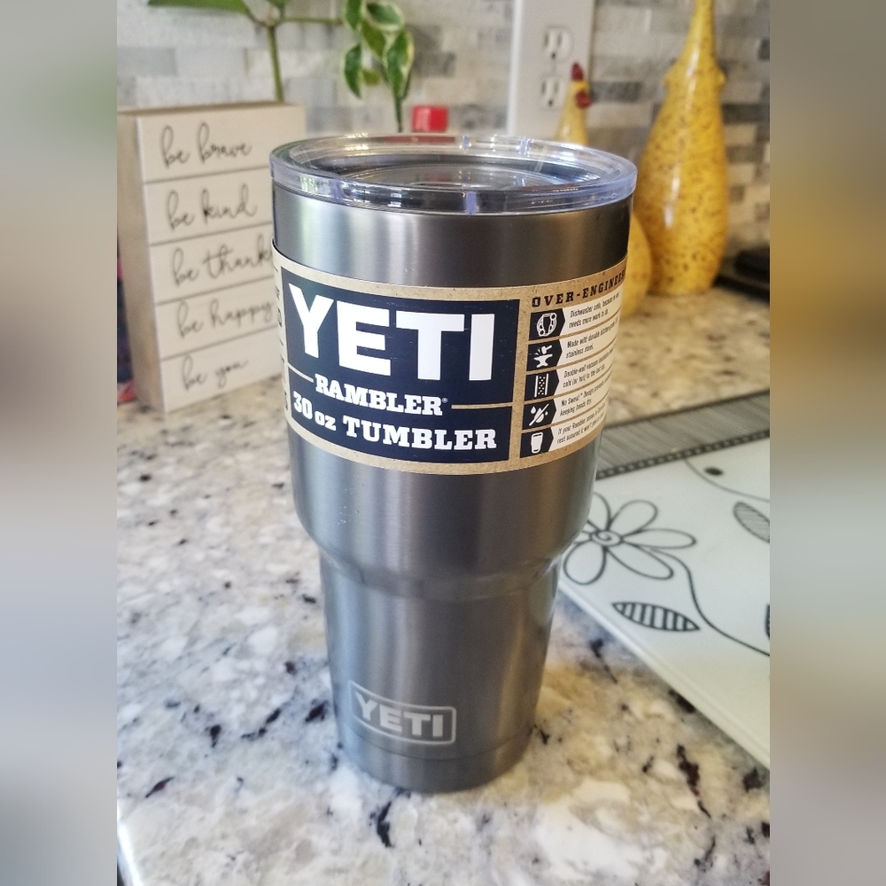 Yeti rambler 30 oz tumbler with magslider lid silver